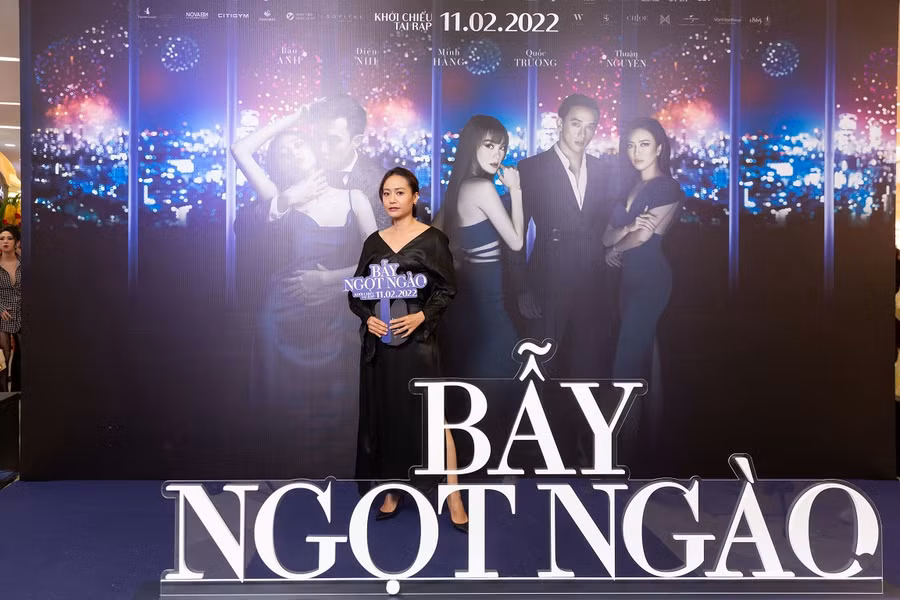 Diễn viên Hồng Ánh phấn khởi sau khi xem Bẫy ngọt ngào. Cô nhận xét đây là bộ phim tốt và đáng để ra rạp thưởng thức trong mùa Valentine năm nay. Ảnh: ĐPCC