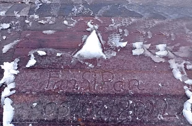 Băng tuyết xuất hiện trên đỉnh Fansipan sáng ngày 6/2. Ảnh: Quốc Khánh/TTXVN