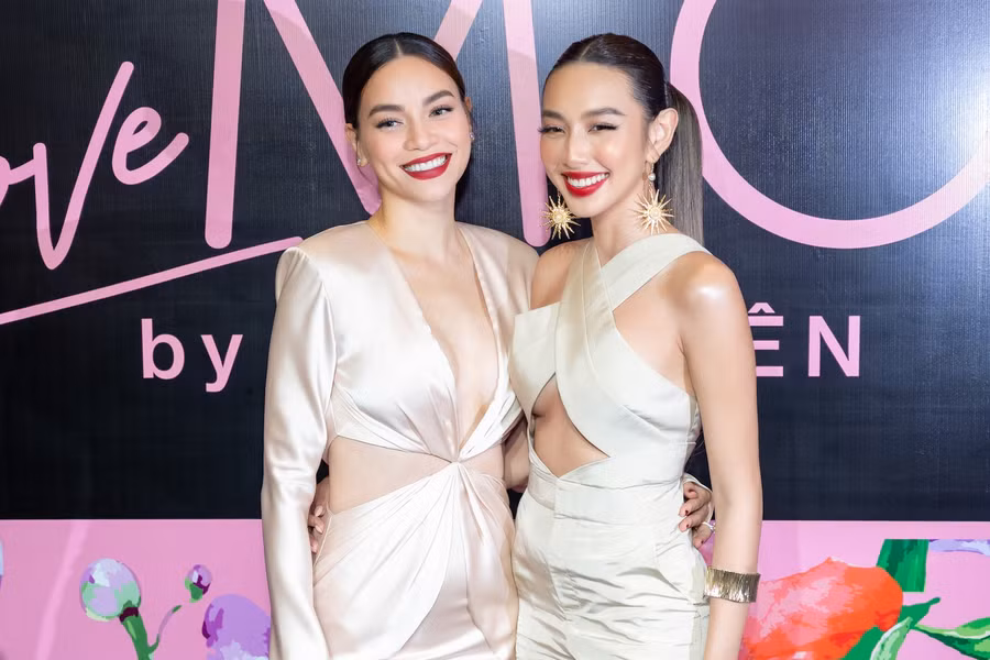 Đáng chú ý trong sự kiện này là sự góp mặt của Miss Grand International 2021. Sự hiện diện của Thùy Tiên thu hút rất nhiều sự quan tâm của công chúng. Cô cũng chính là gương mặt đại diện cho sản phẩm lần này của Hồ Ngọc Hà. Ảnh: BTC