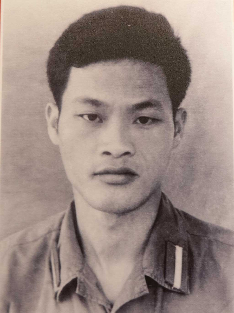 Trung úy - học viên Đinh Văn Sinh Sinh ngày: 9.11.1948 Nhập ngũ: 9.1966 Quê quán: Đức Xuân, Thạch An, Cao Bằng Hy sinh: 28.2.1979