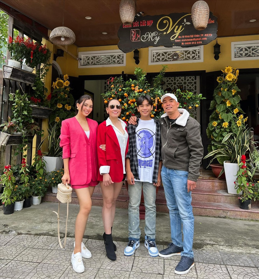 Hoa hậu Tiểu Vy lựa chọn trang phục năng động và tươi trẻ. Ảnh: FBNV Hoa hậu Tiểu Vy lựa chọn trang phục năng động và tươi trẻ. Ảnh: FBNV