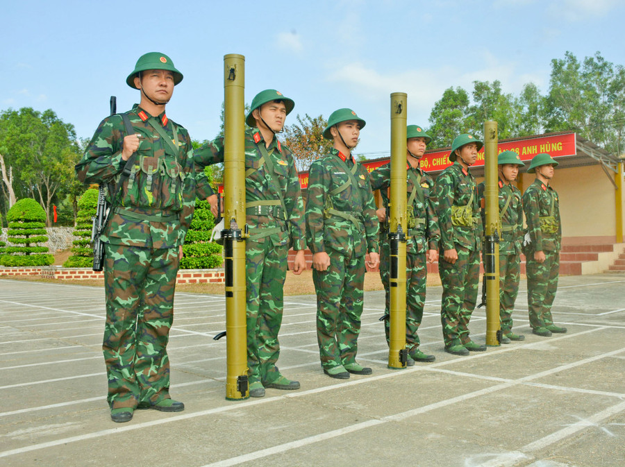 Đội mẫu huấn luyện khoa mục hỏa khí trợ chiến súng chống tăng RPG-29. Ảnh: Sơn Tùng