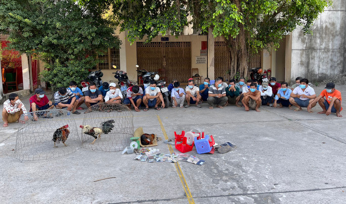 Các đối tượng cùng tang vật bị lực lượng cảnh sát hình sự phát hiện, bắt giữ