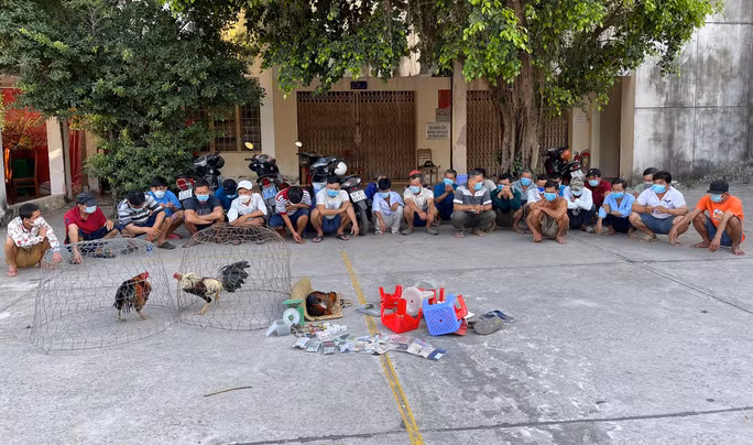 Các đối tượng cùng tang vật bị lực lượng cảnh sát hình sự phát hiện, bắt giữ