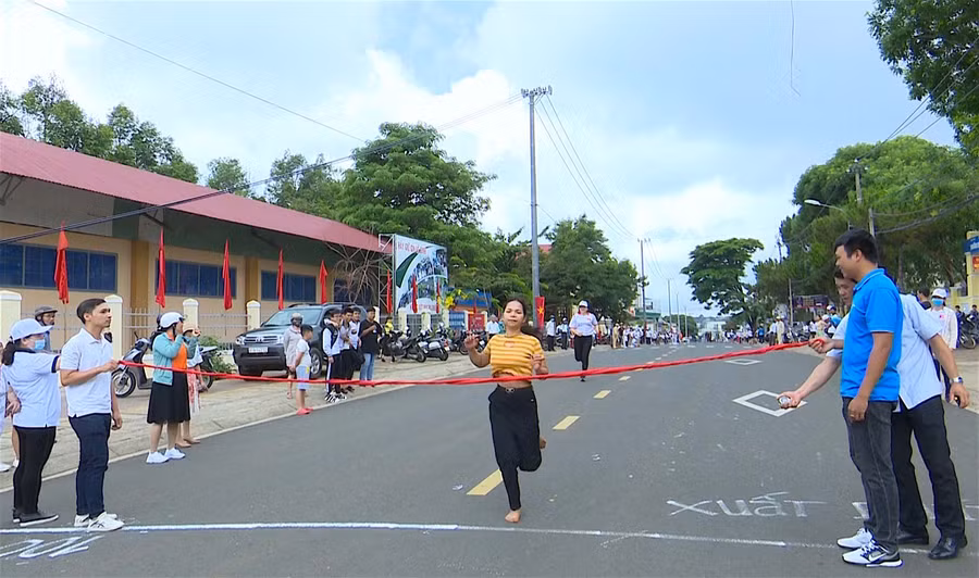 Phường Hoa Lư đã tổ chức thành công đại hội điểm Đại hội Thể dục thể thao cấp cơ sở từ ngày 10 đến 24-4-2021. Ảnh: Mộc Trà