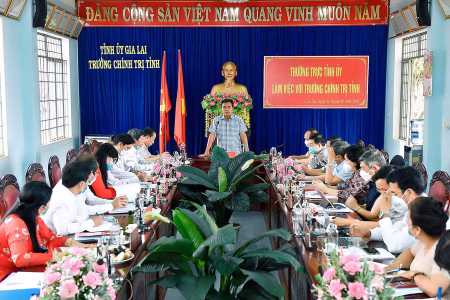 Quang cảnh buổi làm việc. Ảnh: Đức Thụy