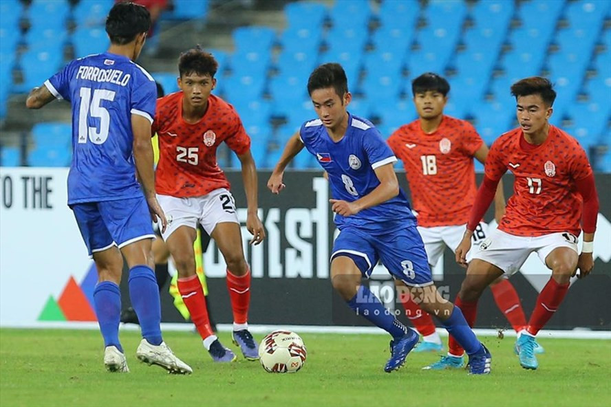 U23 Campuchia (áo đỏ) tiếp tục giành chiến thắng ở U23 Đông Nam Á 2022. Ảnh: T.V
