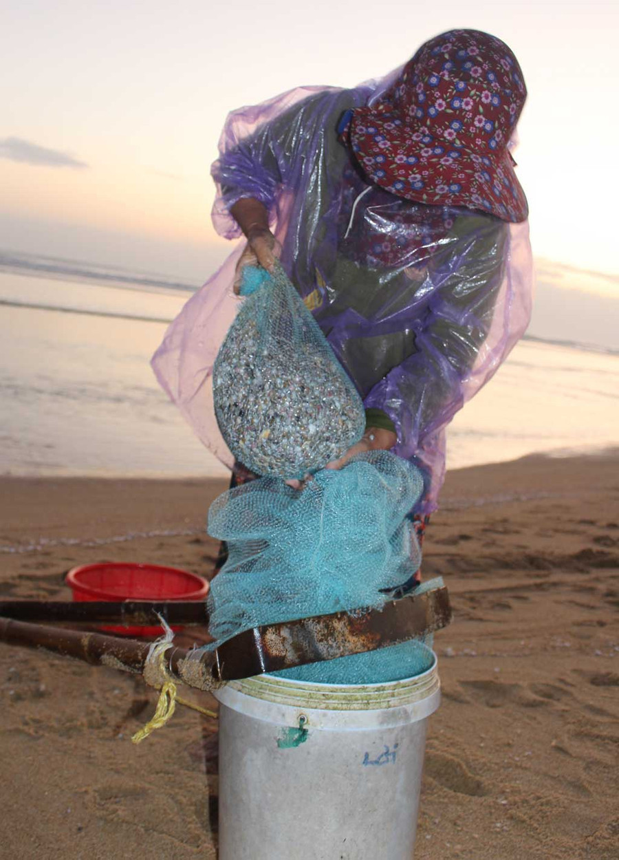 Một xô ốc ruốc loại nhỏ chỉ được 60.000 đồng