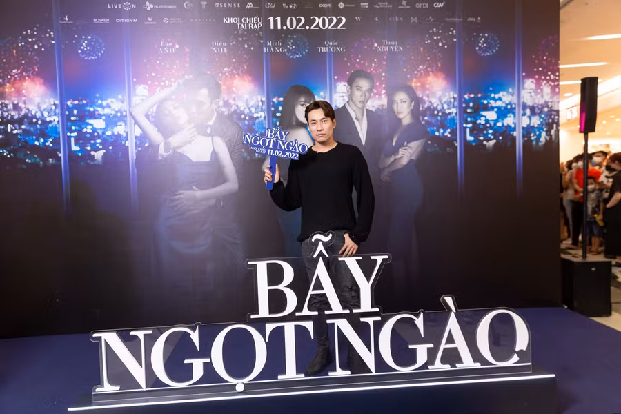 Kiều Minh Tuấn phong độ, bảnh bao trên thảm đỏ. Ảnh: ĐPCC