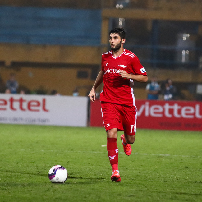 Jahongir Abdumuminov sẽ là người thay thế vị trí của Quế Ngọc Hải tại CLB Viettel. Ảnh: SPORT Jahongir Abdumuminov sẽ là người thay thế vị trí của Quế Ngọc Hải tại CLB Viettel. Ảnh: SPORT