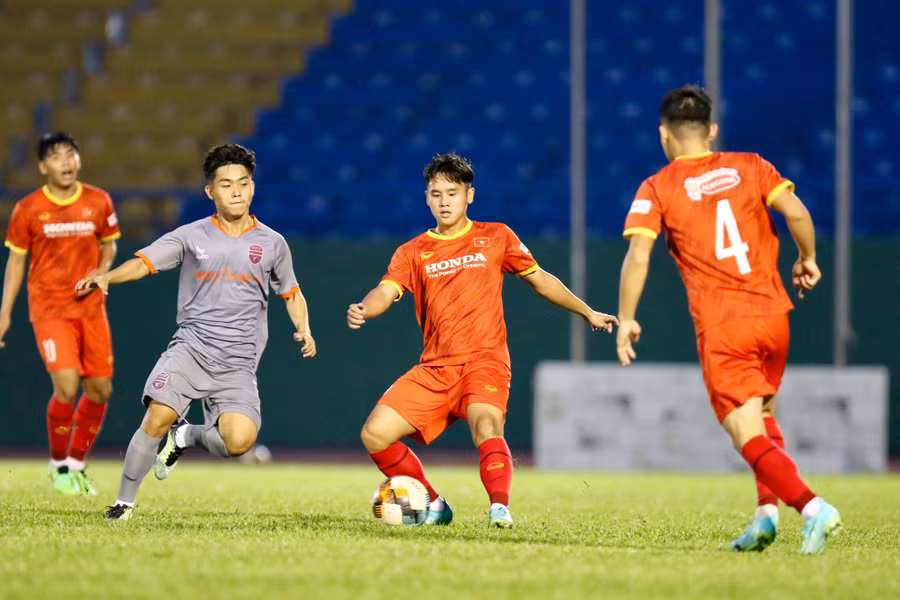 VFF trao cơ hội cho lứa U.21 sẽ thúc đẩy tính cạnh tranh tại U.23 Việt Nam. Ảnh: Khả Hòa