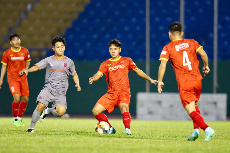 VFF trao cơ hội cho lứa U.21 sẽ thúc đẩy tính cạnh tranh tại U.23 Việt Nam. Ảnh: Khả Hòa