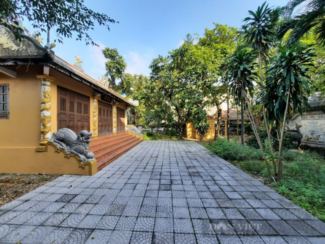 Phủ Định Viễn quận vương- người thành lập chợ Gia Lạc dưới triều vua Minh Mạng. Ảnh: Trần Hòe. Phủ Định Viễn quận vương- người thành lập chợ Gia Lạc dưới triều vua Minh Mạng. Ảnh: Trần Hòe.