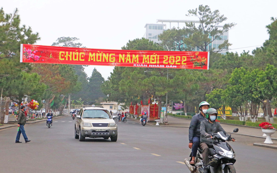 Tiết trời Pleiku ngày Mùng 2 Tết khá mát mẻ, rất thích hợp để du xuân. Ảnh: Quang Tấn