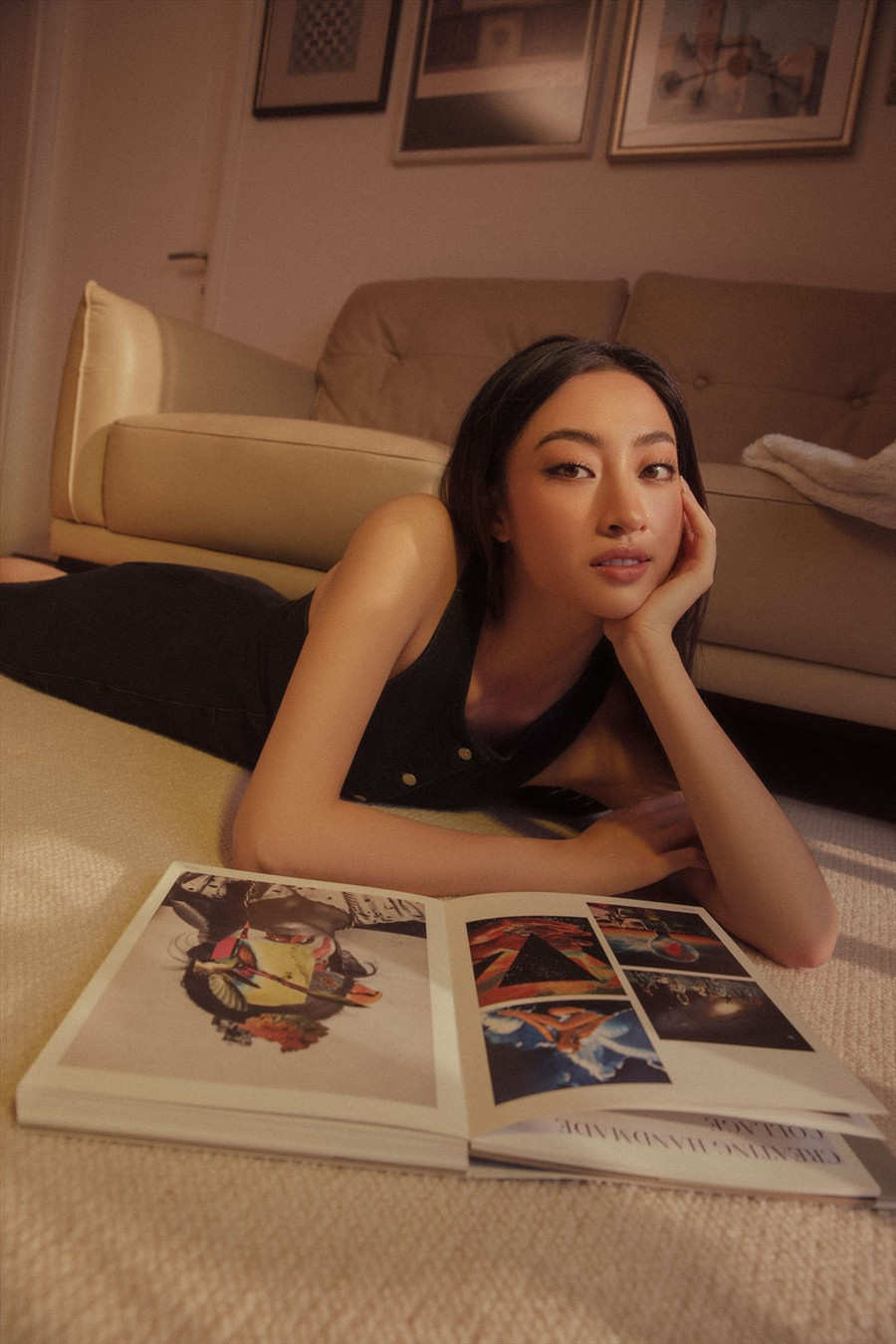 Trước những trải nghiệm tuyệt vời mà bản thân đã có sau 2 năm đăng quang Miss World Vietnam, Lương Thùy Linh chia sẻ: “Trải nghiệm, học hỏi và trưởng thành, đó là những gì mà Linh có được khi trở thành một Hoa hậu. Nếu còn trẻ, vậy tại sao chúng ta không tận dụng cơ hội để khám phá bản thân mình?