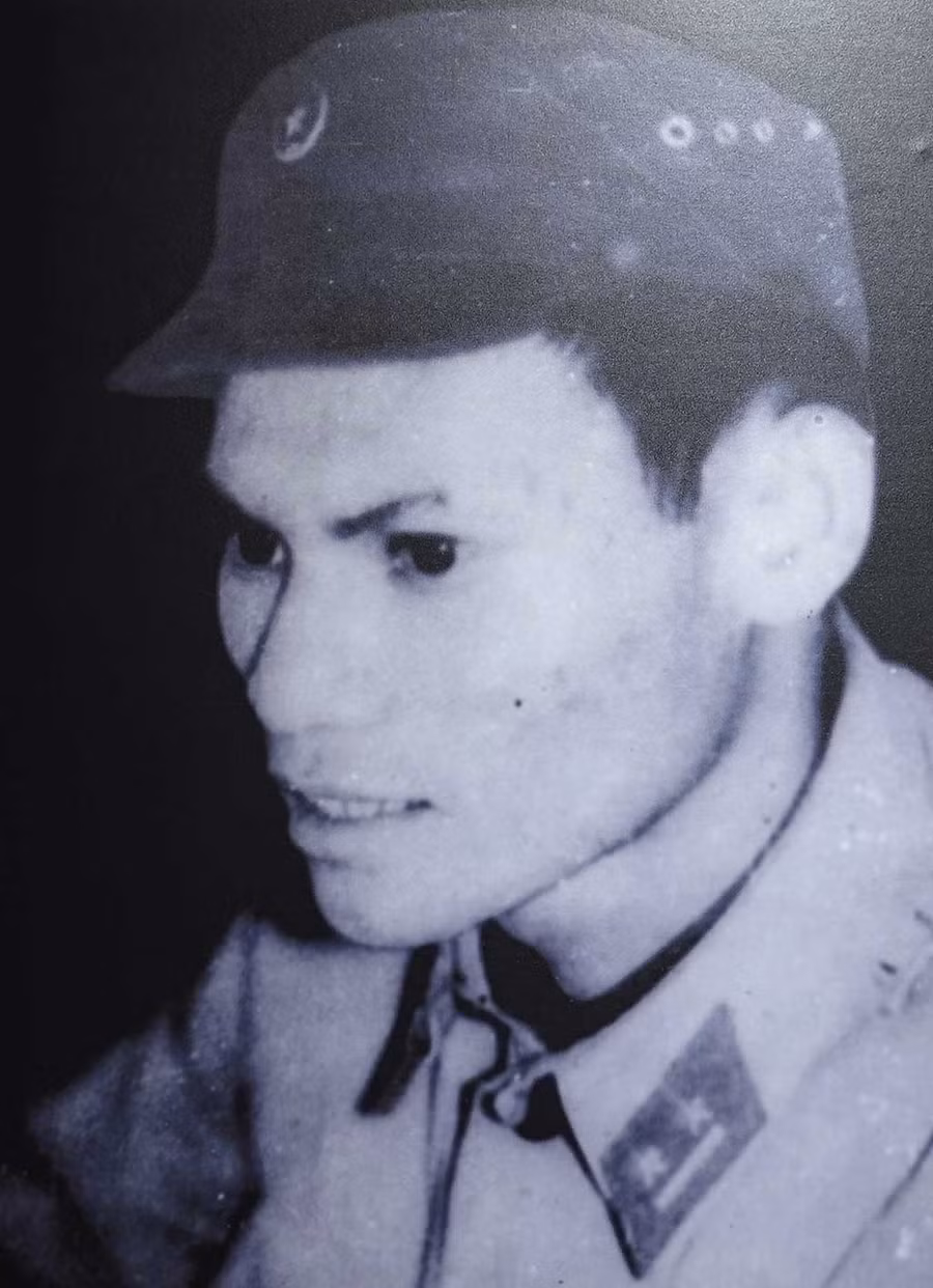 Trung úy - học viên Phan Đình Linh Sinh ngày: 25.3.1953 Nhập ngũ: 20.8.1971 Quê quán: Xuân Yên, Nghi Xuân, Hà Tĩnh Hy sinh: 27.2.1979