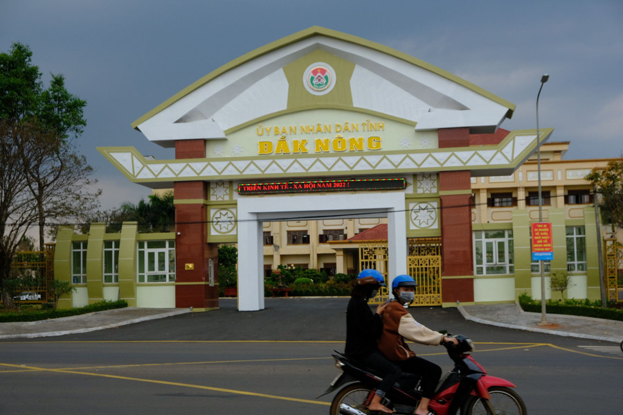 Tỉnh Đắk Nông yêu cầu các cán bộ, công chức, viên chức và người lao động bắt buộc phải có kết quả xét nghiệm SARS-CoV-2 trước khi quay lại làm việc. Ảnh: P.H