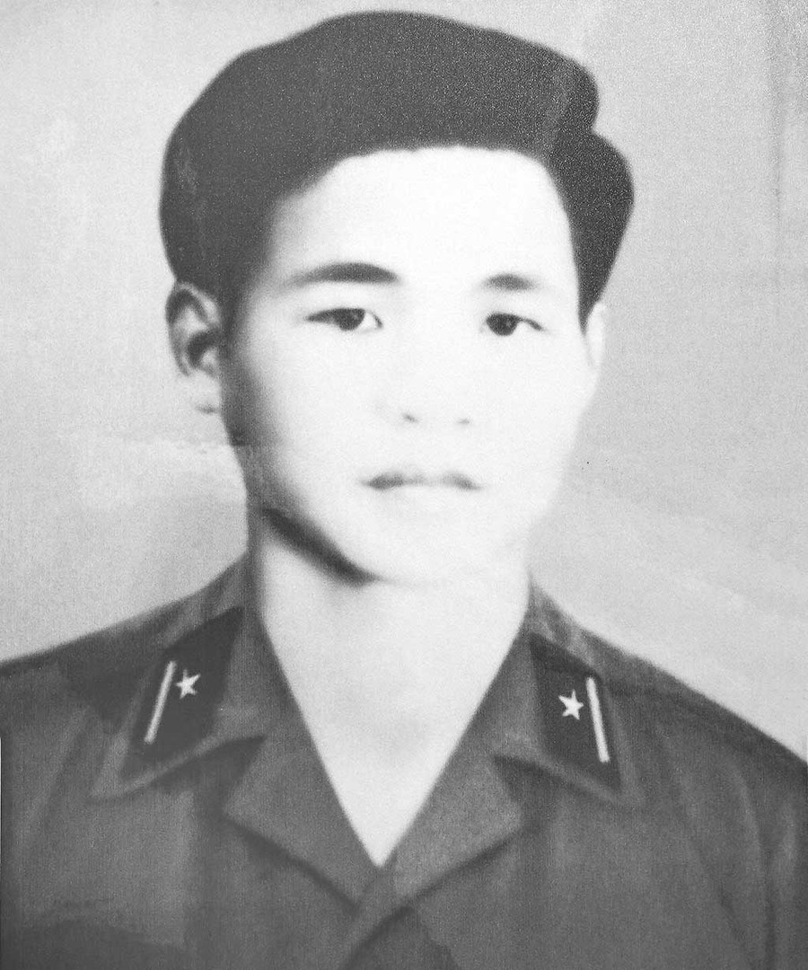 Thiếu úy - học viên Trần Đình Bình Sinh ngày: 3.6.1952 Nhập ngũ: 11.8.1969 Quê quán: Thanh Nguyên, Thanh Liêm, Hà Nam Hy sinh: 17.2.1979