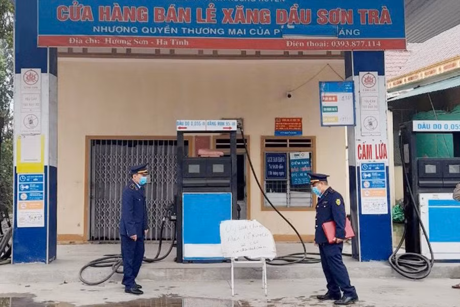 Cửa hàng xăng dầu Sơn Trà bị phạt 30 triệu đồng. Ảnh: TT