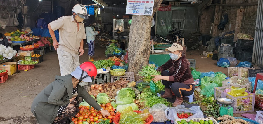 Nhiều mặt hàng rau, củ, quả tươi đã tăng giá do biến động từ giá xăng dầu. Ảnh: Sơn Ca