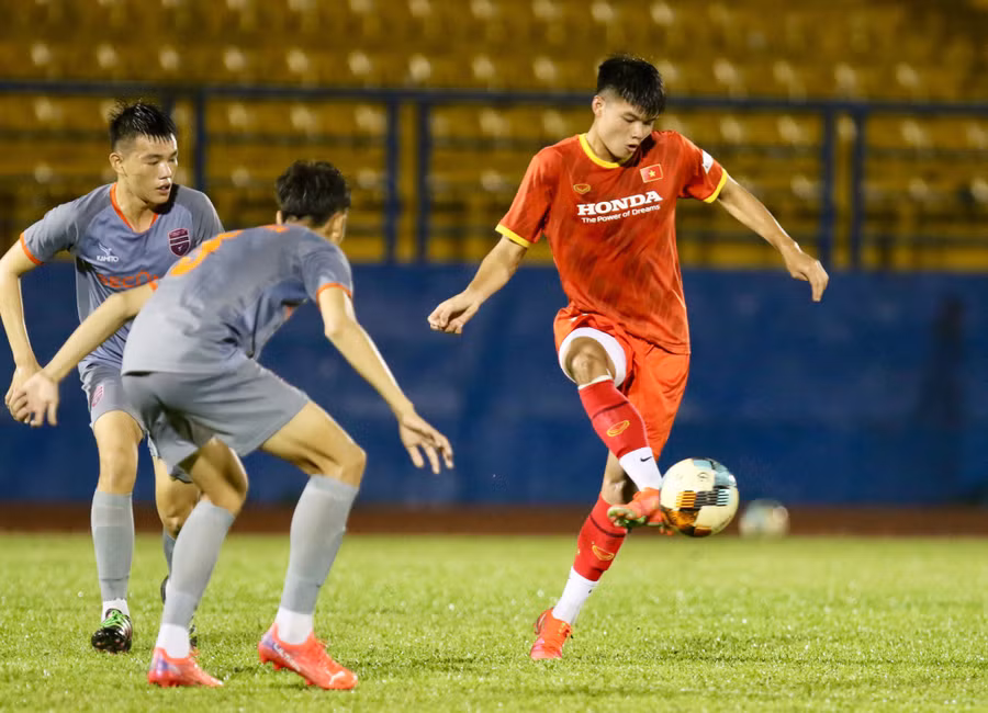 U.23 Việt Nam dự giải U.23 Đông Nam Á với bộ khung nhiều cầu thủ U.21. Ảnh: Khả Hòa