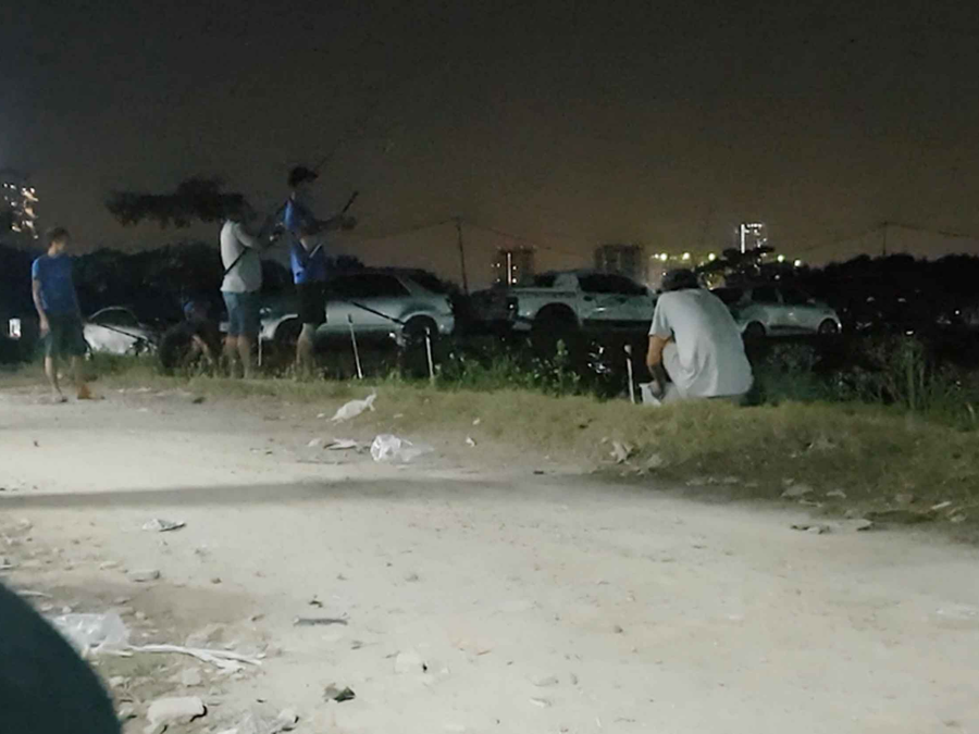 Nhóm cần thủ câu cá có thưởng ở hồ cá C.Đ.S (P.An Phú, TP.Thủ Đức, TP.HCM) vào tối 10.2