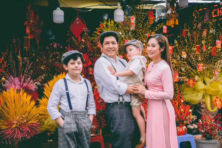 Gia đình hạnh phúc của Thanh Thúy - Đức Thịnh. FBNV