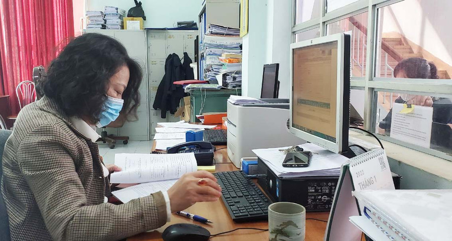 Cơ quan Thuế đang đẩy mạnh tuyên truyền, hướng dẫn người nộp thuế về chính sách giảm thuế GTGT trong năm 2022. Ảnh: Sơn Ca