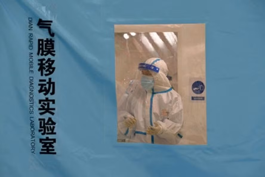  Trung Quốc ghi nhận bùng dịch COVID-19 ở thành phố cách biên giới Việt Nam 100km. Ảnh minh họa: AFP