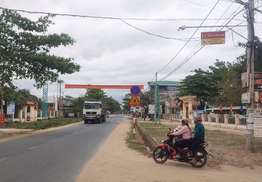 Mô hình camera an ninh của Công an xã Ia Ma Rơn được lắp đặt gần các trường học. Ảnh: R’Ô HOK