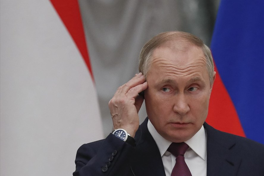 Tổng thống Nga Vladimir Putin trong cuộc họp báo ngày 1.2. Ảnh: AFP