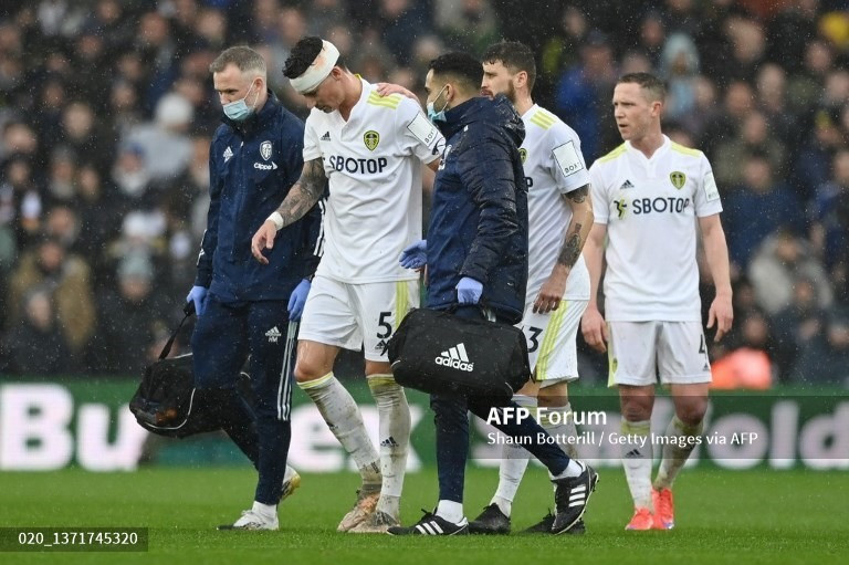 Leeds United chơi tốt hơn ở nửa đầu hiệp 1 nhưng phải thay người bất đắc dĩ. nên để mất nhịp độ Ảnh: AFP