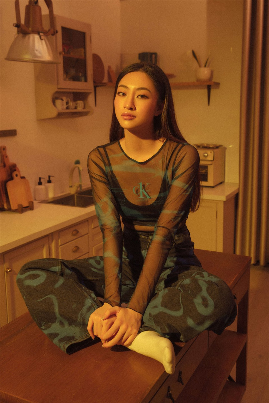 Vốn được biết đến là một nàng hậu với học vấn “khủng”, Hoa hậu Lương Thùy Linh liên tục gây ấn tượng bởi khả năng giao tiếp tiếng Anh. Mới đây, cô cũng xuất hiện với vai trò khách mời cho buổi tọa đàm do UNICEF tổ chức để tuyên truyền về lối sống khỏe mạnh hơn đến với giới trẻ. Ảnh: Trang Nguyễn. 