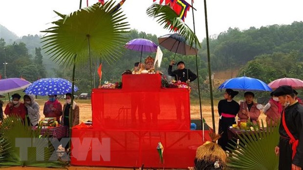  Nghi lễ cũng trong lễ hội Lồng tồng của bà con dân tộc Tày ở xã Quang Minh, huyện Bắc Quang (Hà Giang). (Ảnh: TTXVN phát)