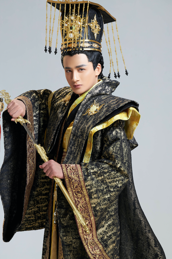 Chia sẻ về kế hoạch năm mới, Lâm Khánh Chi cho biết cô kỳ vọng bản thân có bước chuyển mình ngoạn mục, bứt phá hơn trong sự nghiệp. Năm nay, nữ ca sĩ sẽ cho ra mắt web-drama Mẹ tôi là phần 2 với 6 tập phim. Được biết, Song Duy cũng sẽ góp mặt trong dự án này. NVCC Chia sẻ về kế hoạch năm mới, Lâm Khánh Chi cho biết cô kỳ vọng bản thân có bước chuyển mình ngoạn mục, bứt phá hơn trong sự nghiệp. Năm nay, nữ ca sĩ sẽ cho ra mắt web-drama Mẹ tôi là phần 2 với 6 tập phim. Được biết, Song Duy cũng sẽ góp mặt trong dự án này. NVCC