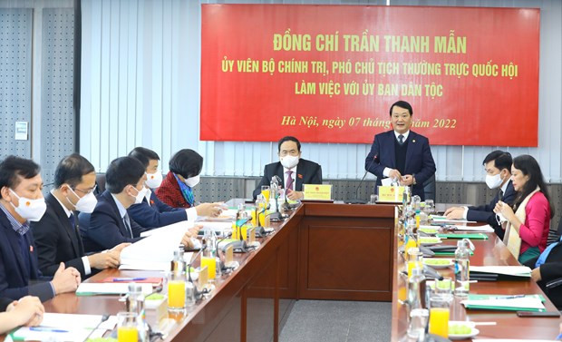 Bộ trưởng, Chủ nhiệm Ủy ban Dân tộc Hầu A Lềnh báo cáo. (Ảnh: Văn Điệp/TTXVN)