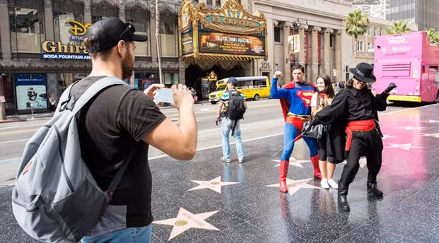 Doanh nghiệp lữ hành đã bắt đầu chào tour du lịch nước ngoài. Ảnh: Saigontourist