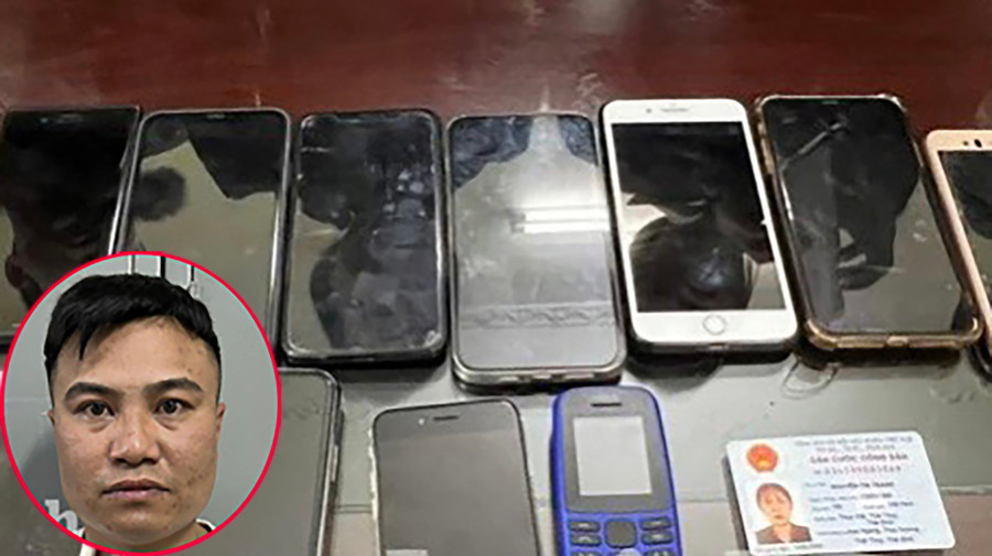 Trùm đường dây môi giới mại dâm Đặng Văn Nhân và tang vật thu giữ được. Ảnh: Công an cung cấp