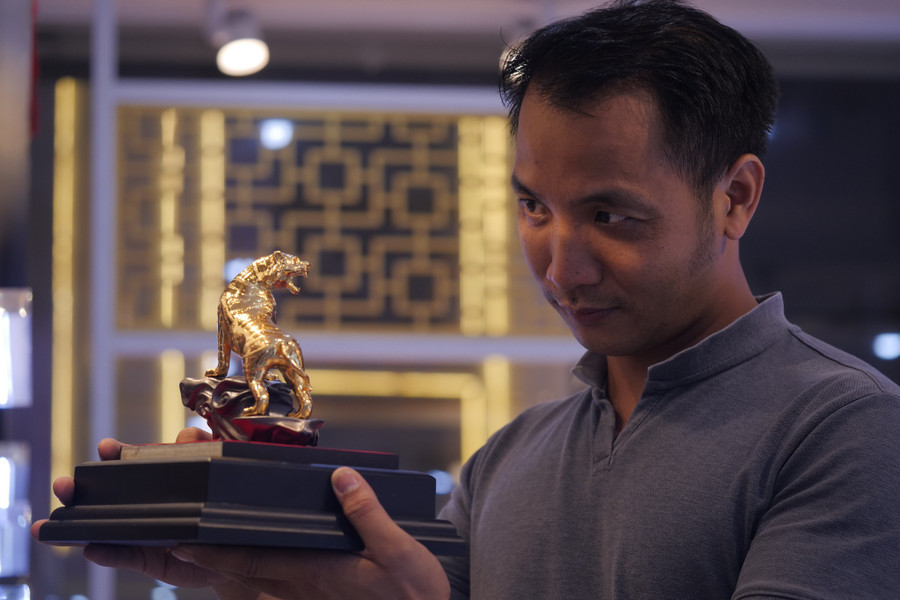 Nhiều người đi 