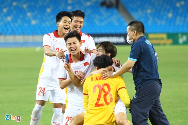 U23 Việt Nam ăn mừng khi vào chung kết. Ảnh: Nguyên Khang