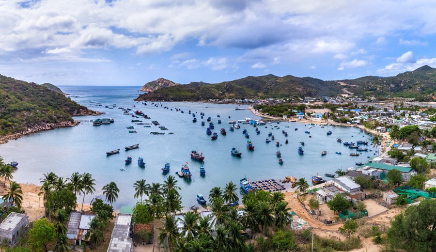 Biển Thái An – Hang Rái điểm đến hoang sở của di lịch Ninh Thuận. Ảnh: dulichninhthuan.