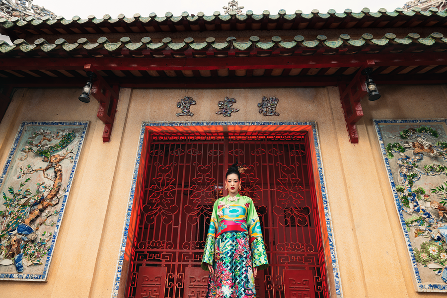 Với cảm hứng về những ngày đầu xuân, Hoa hậu Khánh Vân thực hiện bộ ảnh trong trang phục áo dài nghệ thuật mang đậm không khí tháng Giêng. Ảnh: Nguyễn Long Với cảm hứng về những ngày đầu xuân, Hoa hậu Khánh Vân thực hiện bộ ảnh trong trang phục áo dài nghệ thuật mang đậm không khí tháng Giêng. Ảnh: Nguyễn Long.