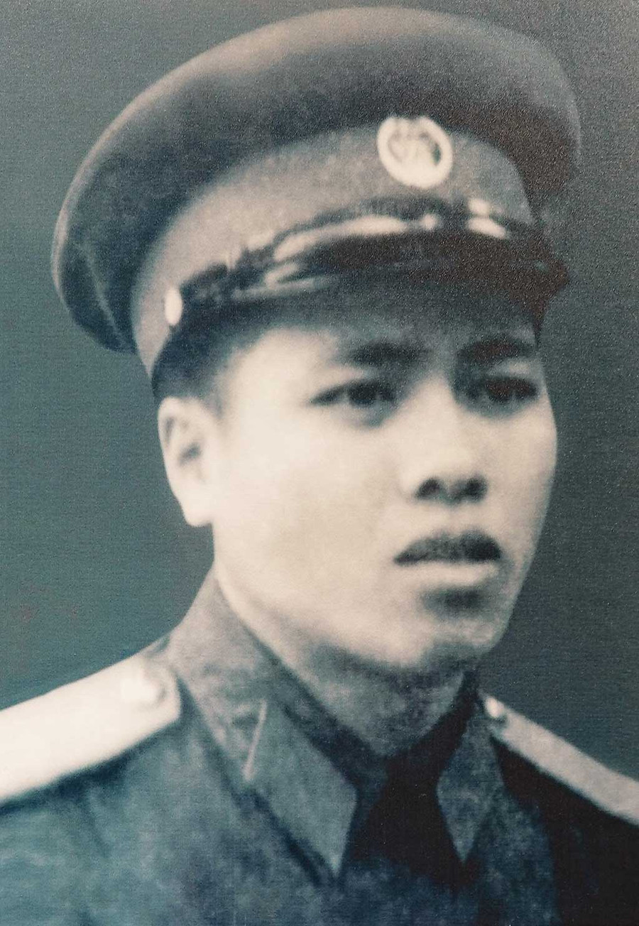 Thiếu úy - học viên Nguyễn Hữu Quế Sinh ngày: 27.11.1952 Nhập ngũ: 17.8.1971 Quê Quán: Hoằng Cát, Hoằng Hóa, Thanh Hóa Hy sinh: 17.2.1979