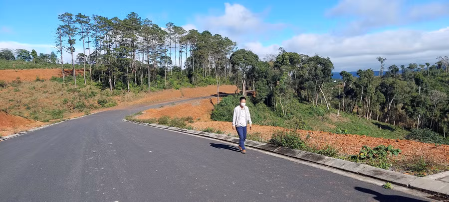 H.Kon Plông làm dự án trên đất rừng. Ảnh: Đức Nhật