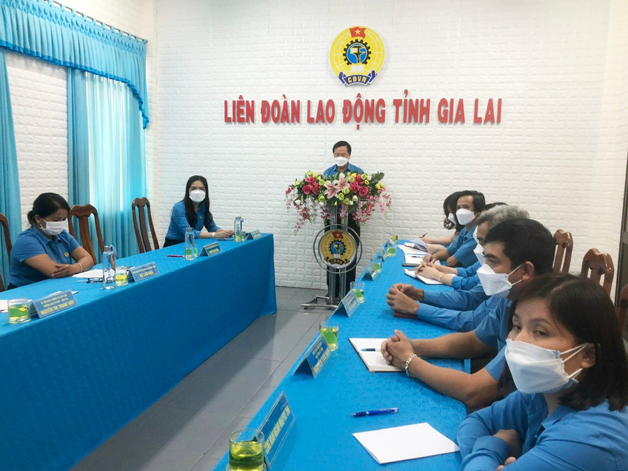 Liên đoàn Lao động tỉnh phát động phong trào thi đua hưởng ứng chương trình “Một triệu sáng kiến nỗ lực vượt khó, sáng tạo, quyết tâm chiến thắng dịch bệnh Covid-19”. Ảnh: Đinh Yến Liên đoàn Lao động tỉnh phát động phong trào thi thực hiện 1 triệu sáng kiến trong đoàn viên, người lao động. Ảnh: Đinh Yến