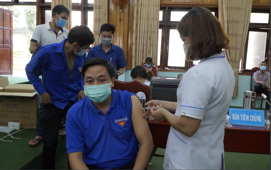 Tỉnh Đắk Nông vẫn đang triển khai tiêm vaccine phòng Covid-19 cho người dân. Ảnh: P.H