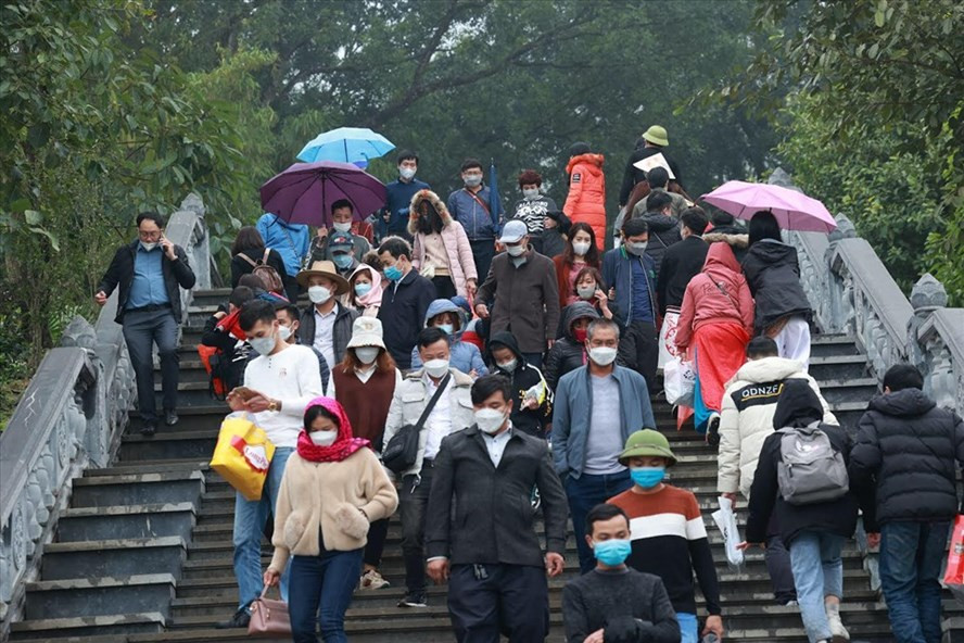 Du khách đến dự khai xuân chùa Tam Chúc (Kim Bảng, Hà Nam). Ảnh: Hải Nguyễn