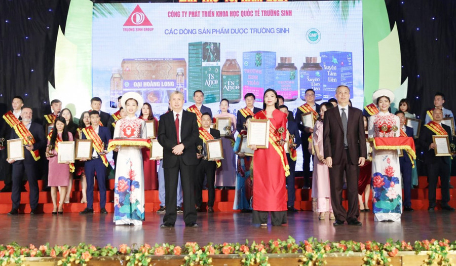 Trường Sinh Group đạt giải vàng sản phẩm vì sức khỏe cộng đồng năm 2021. Ảnh: Hà Duy