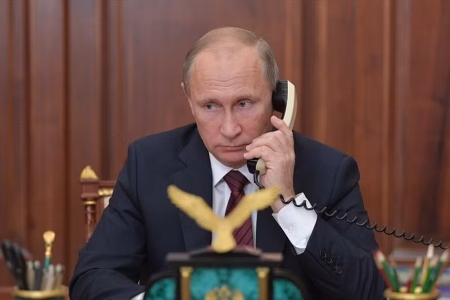 Tổng thống Nga Vladimir Putin điện đàm. Ảnh: Sputnik