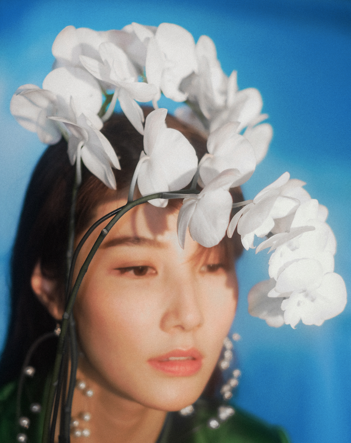 Dù vậy, Diễm My cho biết cô rất tâm đắc với bộ ảnh này vì nó mang “chất điện ảnh”. Nữ diễn viên tâm sự: “Tôi yêu nghệ thuật nên mọi thước phim, khung hình đều mang ý nghĩa rất lớn chứ không đơn thuần là công việc